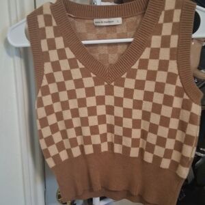 Moon & Madison Brown Checkered Sweater Vest
